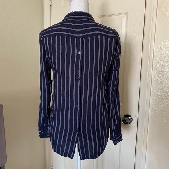 Button down shirt - Picture 2 of 3